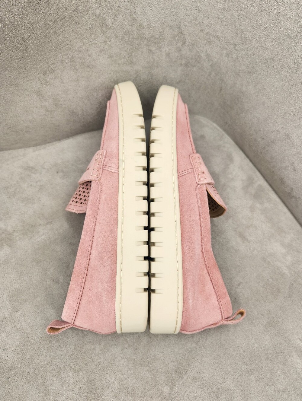 Vionic Penny Loafers 9 Pale Pink Suede Uptown Perforated Comfort Preppy New $145 - Picture 9 of 16